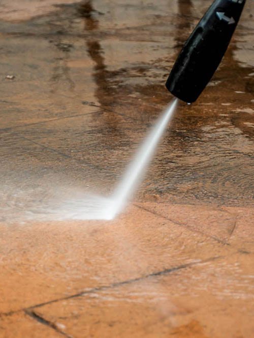 pressure cleaning a driveway